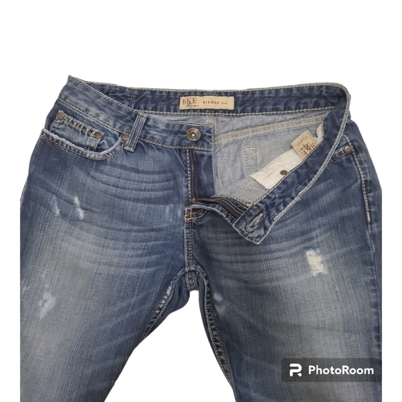 BKE Sierra Bootcut Distressed Jeans Size 31 x 31 1/2" - Picture 6 of 16